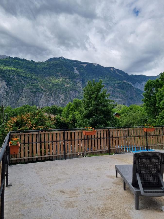 18 rue des teppaz les alberges Le Bourg-dʼOisans Extérieur photo