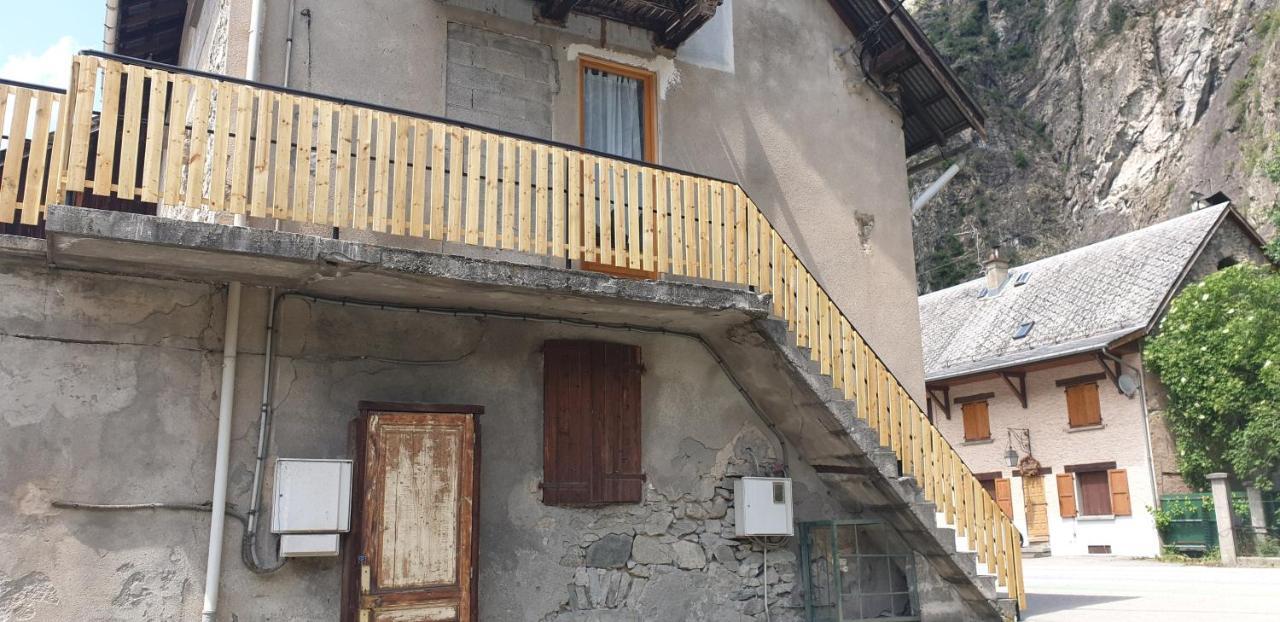 18 rue des teppaz les alberges Le Bourg-dʼOisans Extérieur photo