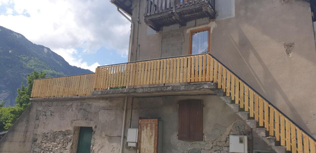 18 rue des teppaz les alberges Le Bourg-dʼOisans Extérieur photo